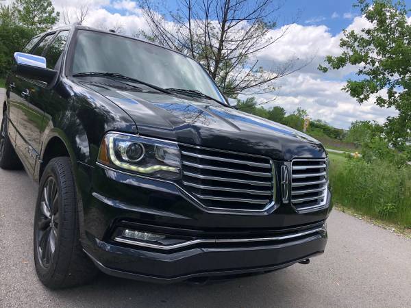 2017 Lincoln Navigator L 108,301 miles - cars & trucks - by dealer -... for sale in Downers Grove, IL – photo 3
