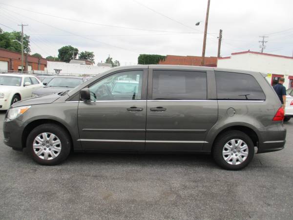 2010 Volkswagen Routan S **Hot Deal/Cold A/C/ New Tire & Clean Title** for sale in Roanoke, VA – photo 7