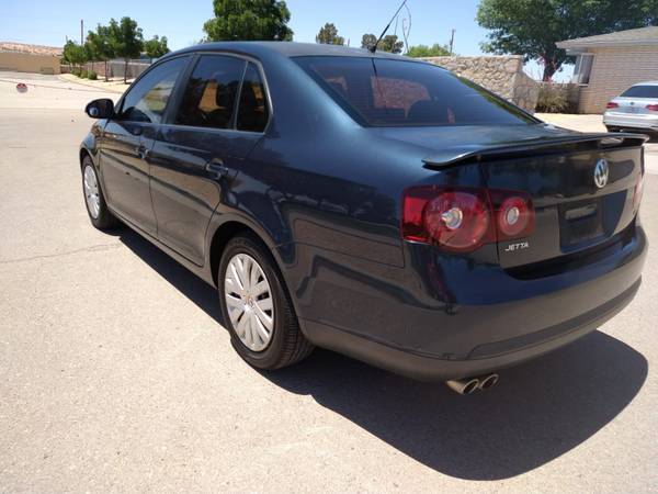 2010 VW JETTA LIMITED - - by dealer - vehicle for sale in Sunland Park, TX – photo 5