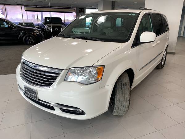 2013 Chrysler Town and Country Touring - - by dealer for sale in Springfield, IL – photo 3