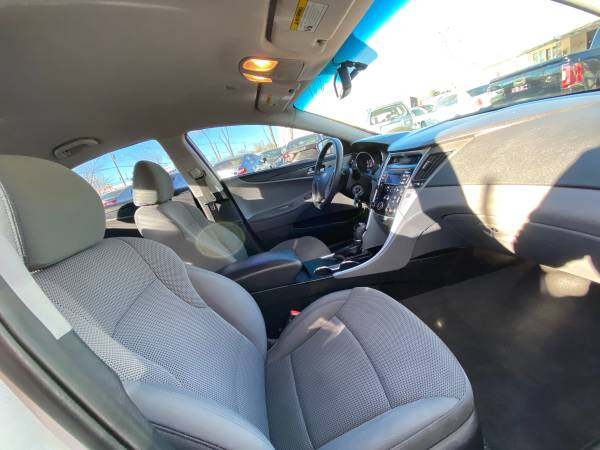 2014 Hyundai Sonata 4c Has Eco Boost 90k Miles Runs&Drives Great... for sale in Albuquerque, NM – photo 9