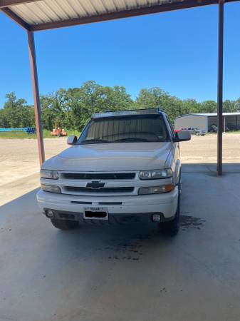 2002 Chevy Suburban - New Transmission! for sale in Bryan, TX – photo 3