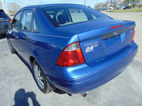 2005 FORD FOCUS ZX4 SE - - by dealer - vehicle for sale in CHURUBUSCO, IN, IN – photo 6