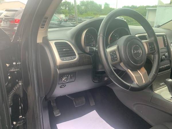 2013 Jeep Grand Cherokee 4WD 4dr Laredo - cars & trucks - by dealer... for sale in Rome, NY – photo 9