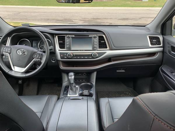 2019 Toyota Highlander AWD XLE V6 for sale in Sartell, MN – photo 12