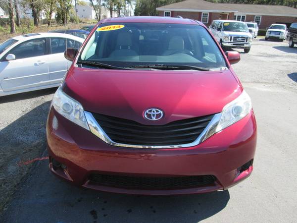 2013 Toyota Sienna LE FWD 8-Passenger V6 NICE! - - by for sale in Charleston, SC – photo 3