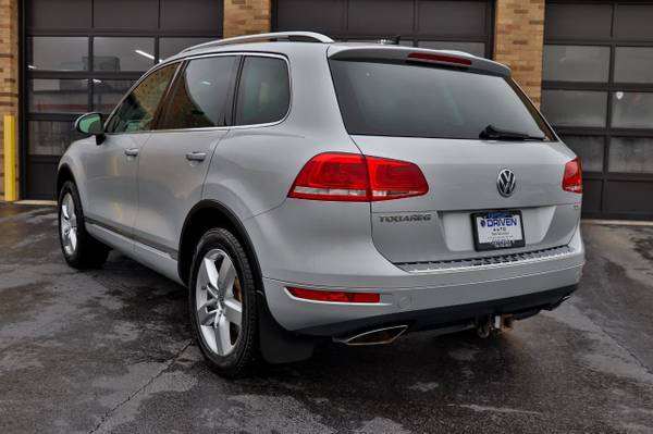 2012 Volkswagen Touareg 4dr TDI Lux Cool Silve for sale in Oak Forest, IL – photo 4