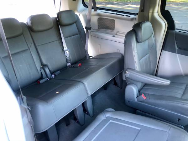 2008 Chrysler town&country touring130k miles for sale in Stratford, NY – photo 9