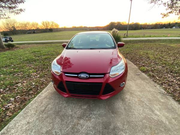 2012 Ford Focus SE hatchback - cars & trucks - by owner - vehicle... for sale in Fort Mill, NC – photo 3
