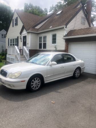 2004 HYUNDAI SONATA - cars & trucks - by owner - vehicle automotive... for sale in West Islip, NY – photo 2