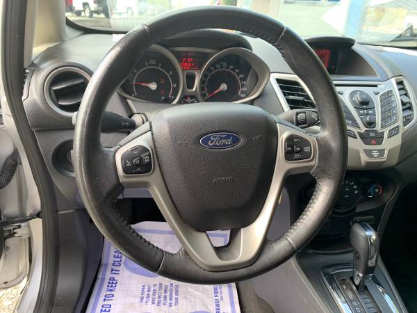 2013 FORD FIESTA SE LOW MILES GAS SIPPER LIKE NEW for sale in Thomasville, NC – photo 18