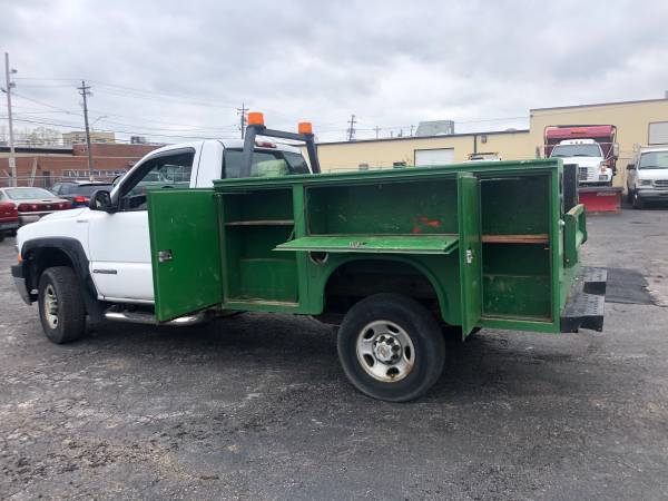 2001 Chevy Silverado Duramax Diesel Utility Truck for sale in Cleveland, OH – photo 3