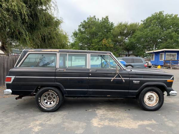 1977 Jeep Wagoneer 4X4 *MINIMAL RUST - cars & trucks - by owner -... for sale in Monterey, CA – photo 3