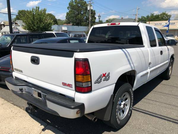 🚗* 2005 GMC Sierra 1500 SLT 4dr Extended Cab 4WD SB - cars & trucks... for sale in MILFORD,CT, RI – photo 17