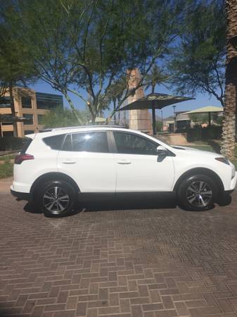 2017 Toyota RAV4 XLE 44, 000 Miles Super WHITE 2 Wheel Drive SHARP! for sale in Scottsdale, AZ – photo 6