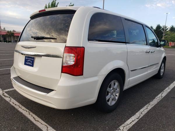 CHRYSLER TOWN & COUNTRY, NEW TRANSMISSION. SERVICED, WARRANTY - cars... for sale in Pacific, WA – photo 7