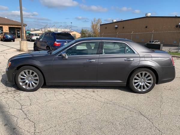 2014 Chrysler 300 Sedan - cars & trucks - by owner - vehicle... for sale in milwaukee, WI – photo 3