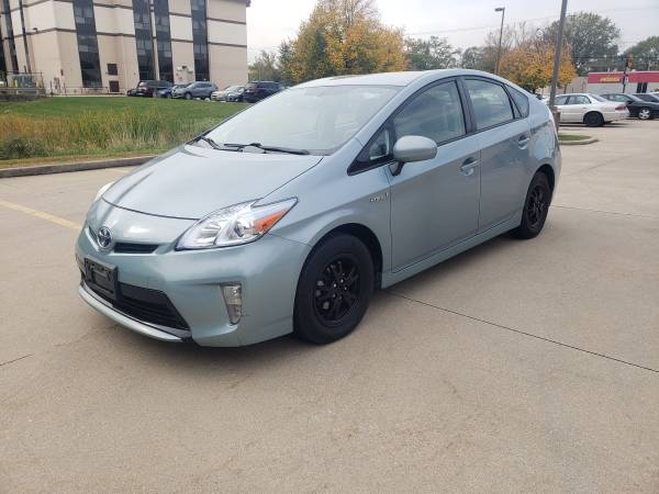 2013 Toyota Prius touring - cars & trucks - by owner - vehicle... for sale in Orland Park, IL – photo 3