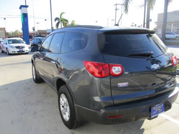 2011 CHEVY TRAVERSE LS (3.6) MENCHACA AUTO SALES - cars & trucks -... for sale in Harlingen, TX – photo 4