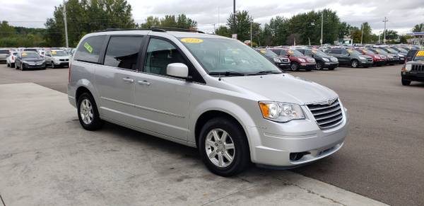 FAMILY TIME!! 2009 Chrysler Town & Country 4dr Wgn Touring for sale in Chesaning, MI – photo 4
