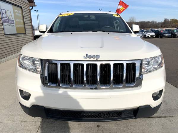 2012 Jeep Grand Cherokee 4WD 4dr Laredo - cars & trucks - by dealer... for sale in Chesaning, MI – photo 2