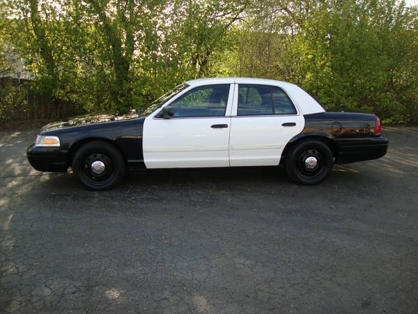 2009 Ford Crown Vic Police Interceptor (70, 000 Miles/Ex Condition) for sale in Deerfield, MN – photo 2