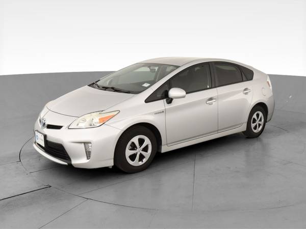 2013 Toyota Prius Three Hatchback 4D hatchback Silver - FINANCE... for sale in Bakersfield, CA – photo 3