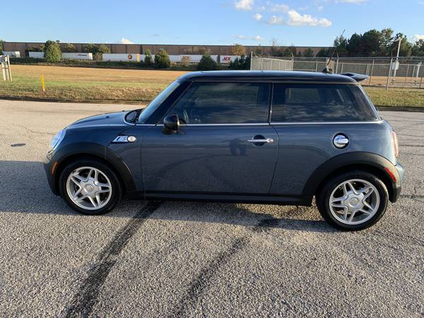 2009 Mini Cooper S Hatchback 2D AUTOMATIC 126K MILES - cars & trucks... for sale in Gainesville, GA – photo 4