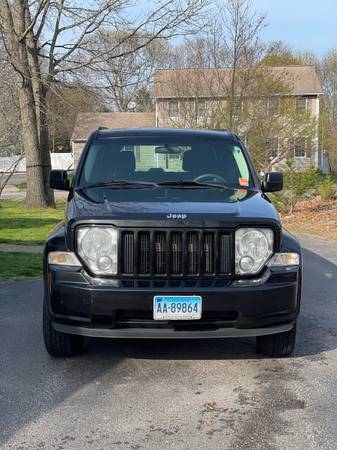 2012 Jeep Liberty - Limited Edition Sport Utility 4WD - cars & for sale in Pawcatuck, CT – photo 2