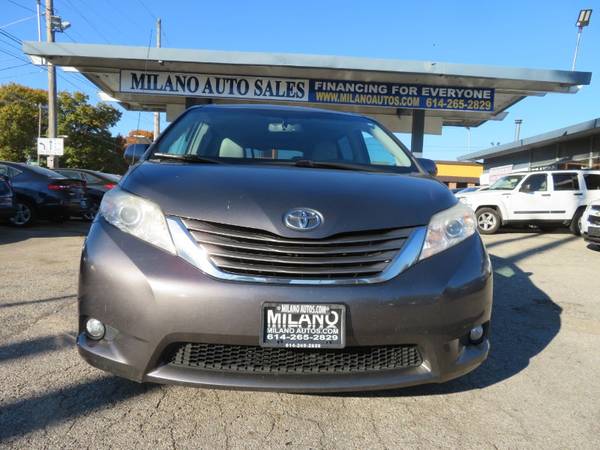 2011 Toyota Sienna XLE 8-Pass V6 - - by dealer for sale in Columbus, OH – photo 18