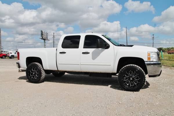 2014 CHEVROLET 2500 LT 4x4 - LOW MILES- DIESEL- COGNITO- NEW 20s &... for sale in Liberty Hill, LA – photo 16