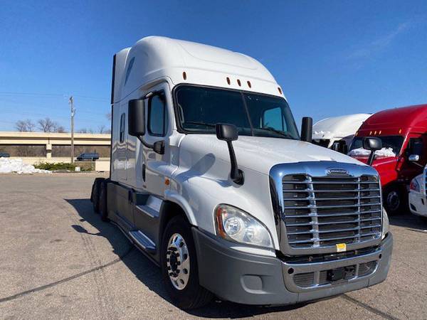 2018 Freightliner Cascadia - cars & trucks - by dealer - vehicle... for sale in Savage, MN – photo 4