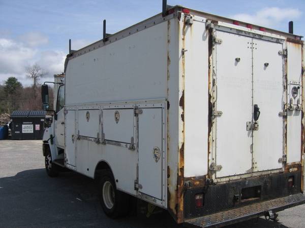 2006 HINO SERVICE BODY for sale in Dudley, MA – photo 3
