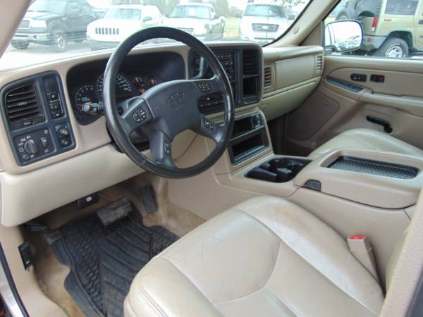 2004 CHEVY TAHOE LT 3RDROW 4DR 4X4 DVD V8 MOONROOF XCLEAN RUNS NEW... for sale in Union Grove, WI – photo 9
