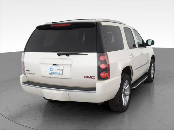 2012 GMC Yukon Denali Sport Utility 4D suv White - FINANCE ONLINE -... for sale in Cleveland, OH – photo 10