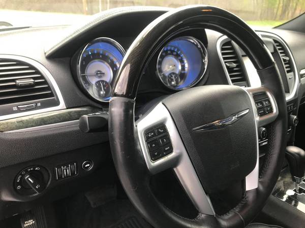12 Chrysler 300C w/83K! HEMI! NAVIGATION! 5YR/100K WARRANTY INCLUDED for sale in METHUEN, ME – photo 12