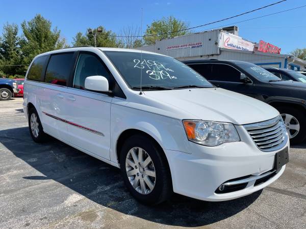 2016 Chrysler Town and Country Touring 2499 Down for sale in Greenwood, IN – photo 4