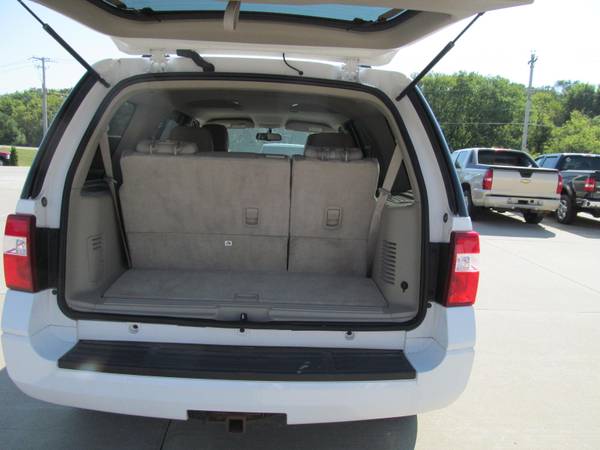 2009 Ford Expedition XLT, 8 passenger, 4x4, (VERY NICE) - cars & for sale in Council Bluffs, IA – photo 5