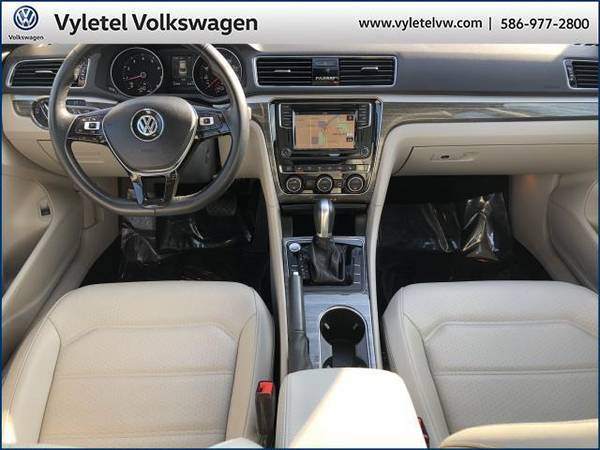 2018 Volkswagen Passat sedan 2 0T SE w/Technology Auto - Volkswagen for sale in Sterling Heights, MI – photo 13