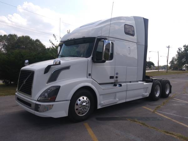 2016 Volvo VNL 670 Semi-Truck for sale in Bowling Green , KY – photo 5