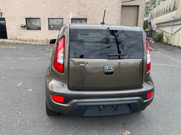 2012 Kia Soul · + Wagon 4D - cars & trucks - by owner - vehicle... for sale in Teterboro, NJ – photo 4