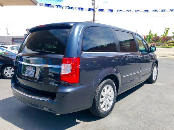 ** 2014 CHRYSLER TOWN AND COUNTRY ** PRICE DROP!! for sale in Anderson, CA – photo 3