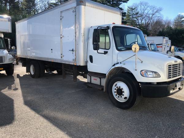 2014 Freightliner M2 24' Box Truck w/ Liftgate #7926 - cars & trucks... for sale in Coventry, RI – photo 2