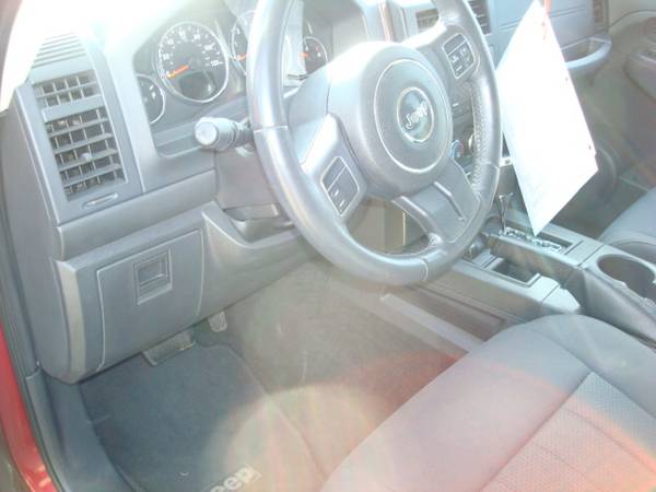 2011Jeep Liberty 4x4 - cars & trucks - by dealer - vehicle... for sale in Dubuque, IA – photo 10