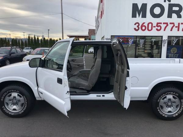 2002 Chevrolet S-10 Ext Cab 3Dr 4WD 143,000 Miles V6 Auto Air - cars... for sale in Longview, OR – photo 9