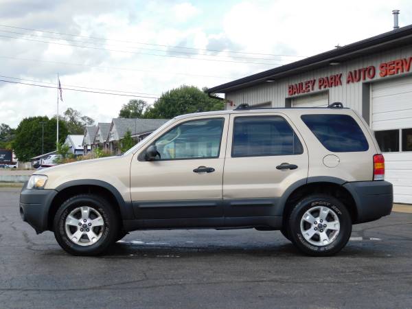 ONLY 116K MILES!!!...2007 Ford Escape XLT!!!...AWD!!! for sale in Battle Creek, MI – photo 3