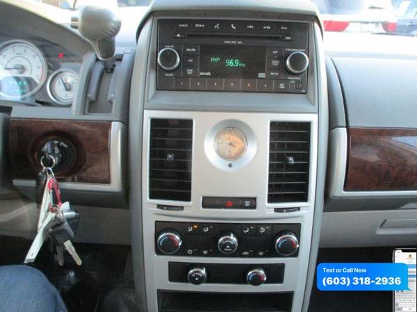 2010 Chrysler Town Country Touring Full Power Affordable ~ Warranty... for sale in Brentwood, VT – photo 13