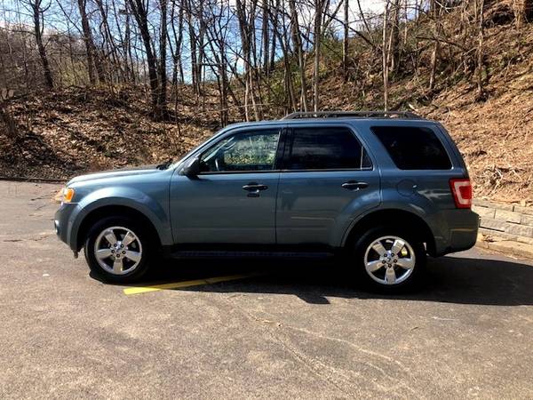2012 Ford Escape AWD/SUNROOF/MICROSOFT SYNC! for sale in Pittsburgh, PA – photo 2