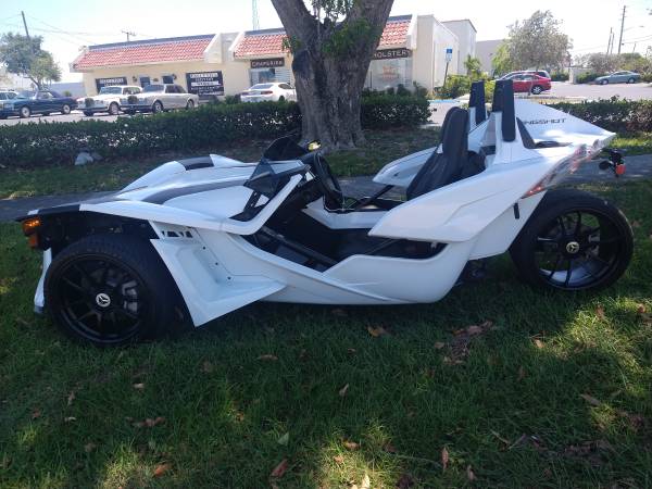 Polaris slingshot great condition - - by dealer for sale in Boca Raton, FL – photo 3