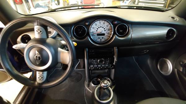 2006 Mini Cooper - 68,000 miles - cars & trucks - by owner - vehicle... for sale in Newbury Park, CA – photo 3